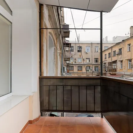 10 Deribasivska Cozy Apartment Odesa